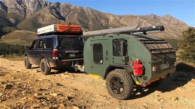 Jeep maastikuauto haagis